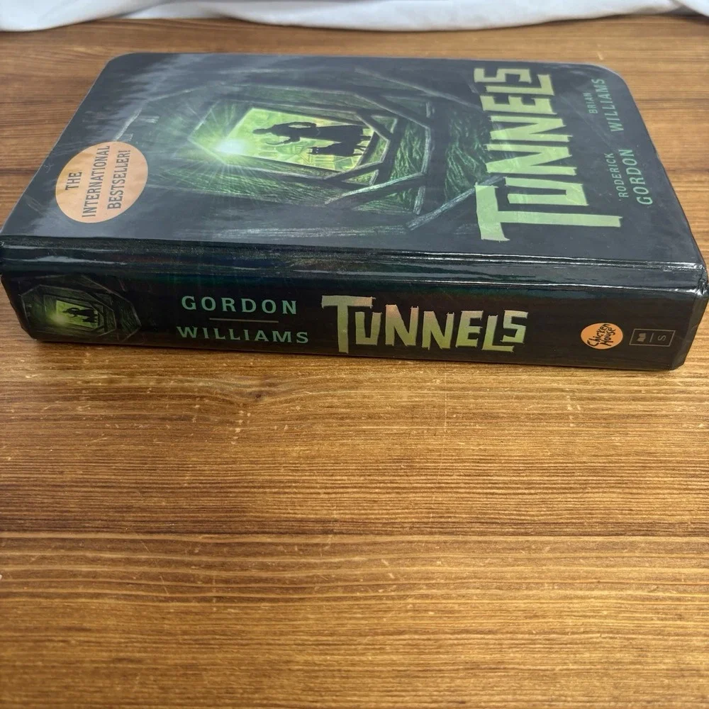 Tunnels by Roderick Gordon & Brian Williams 2008 Hardcover Illustrated Book 1